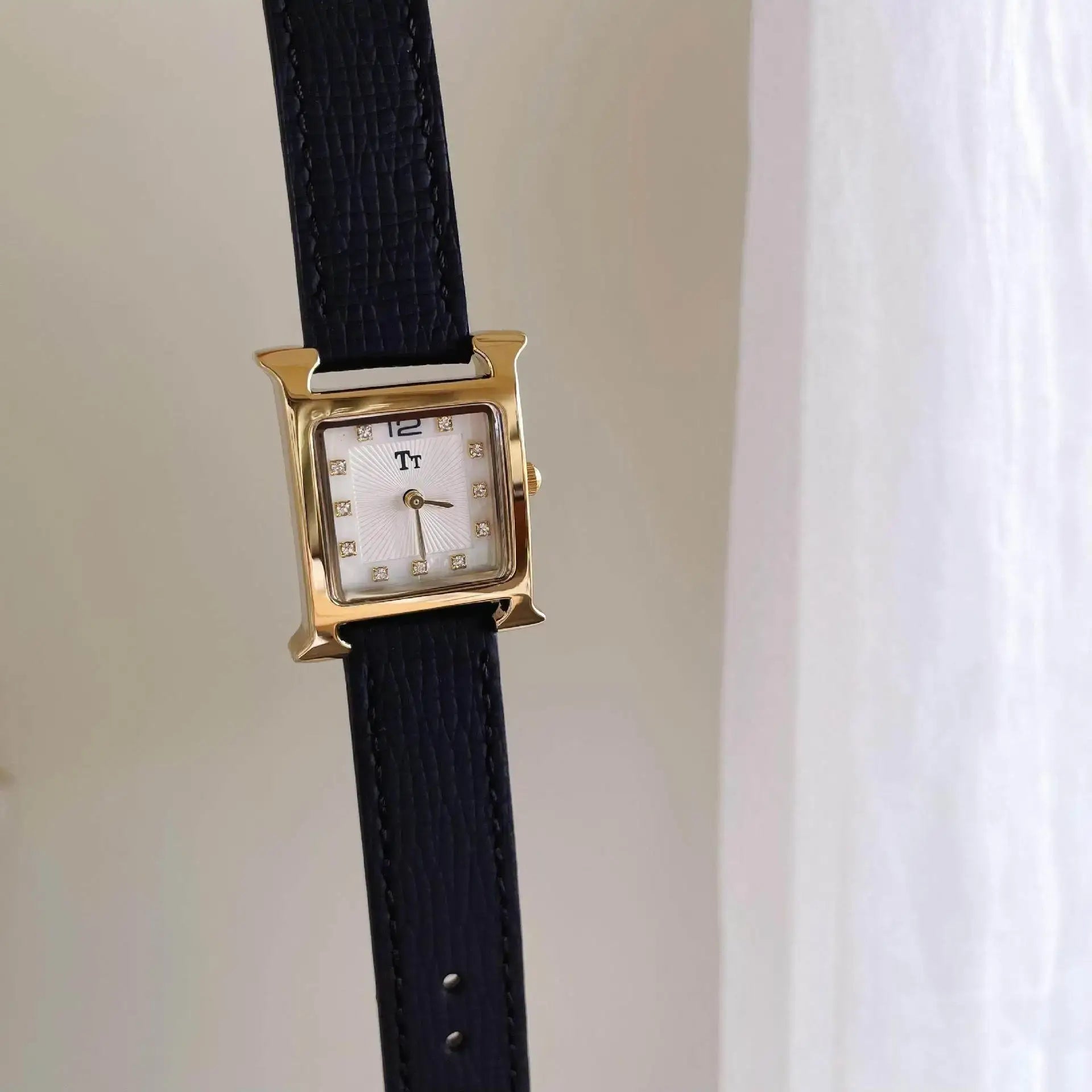 LYVIO Classic Retro Square Leather Strap Women's Quartz Watch