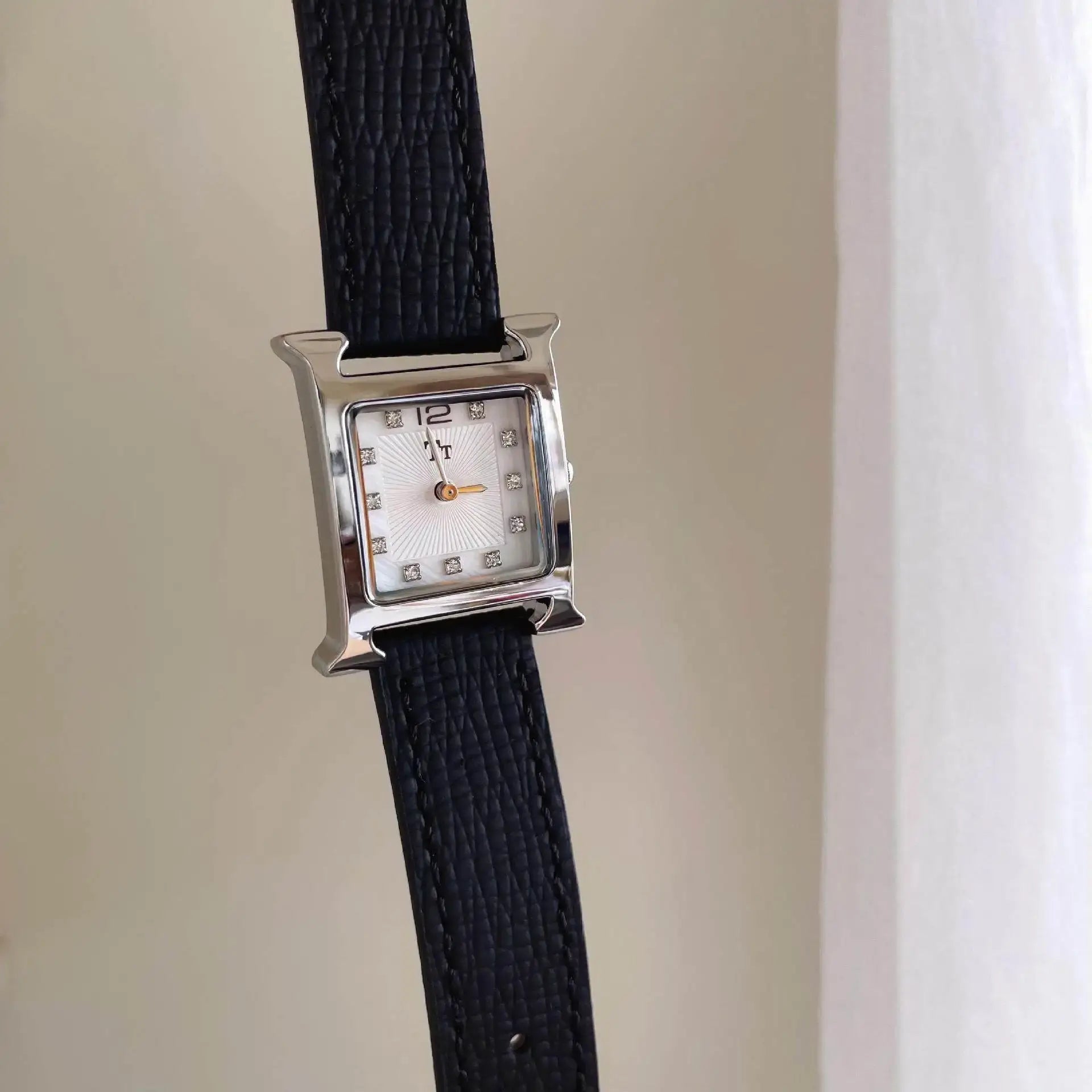 LYVIO Classic Retro Square Leather Strap Women's Quartz Watch