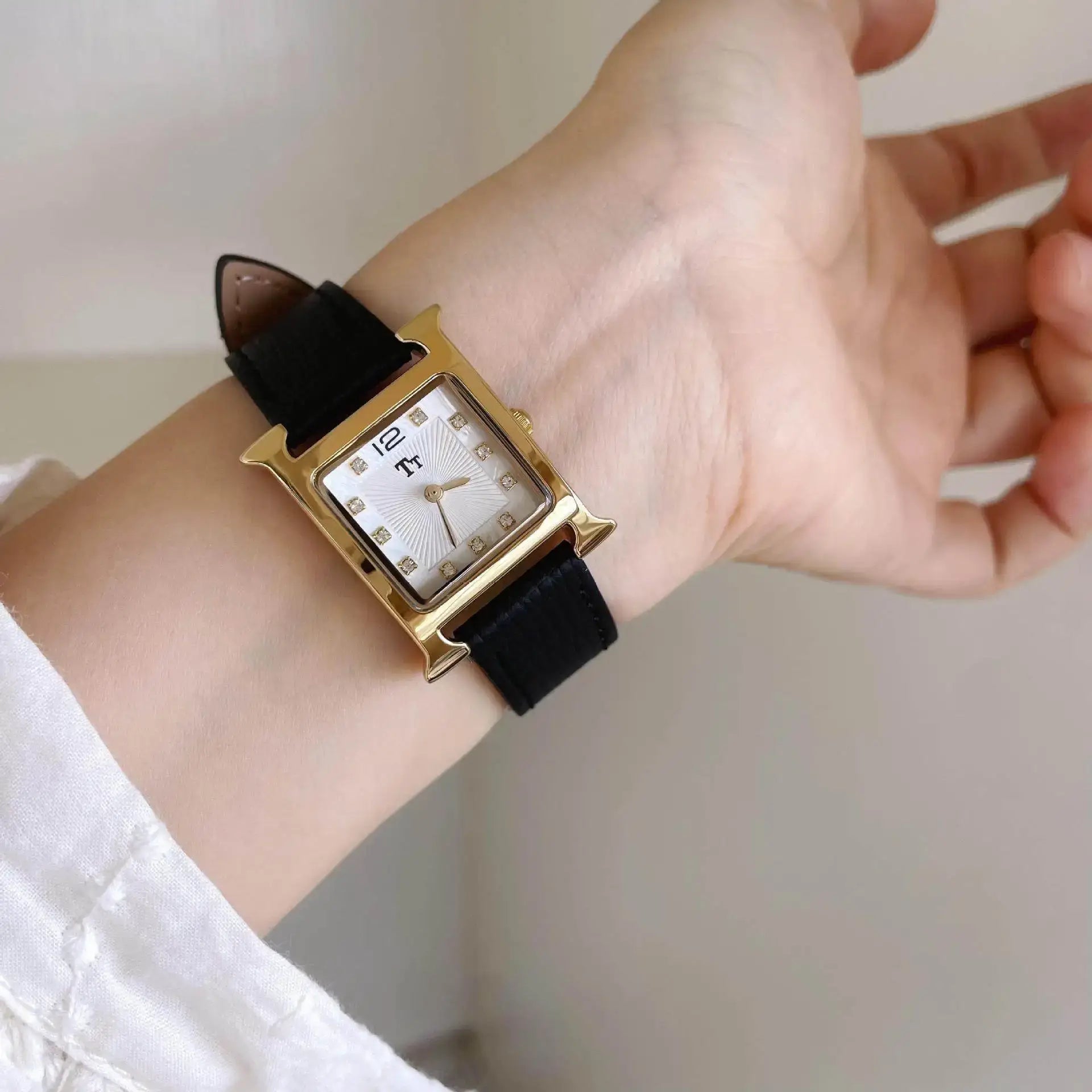 LYVIO Classic Retro Square Leather Strap Women's Quartz Watch