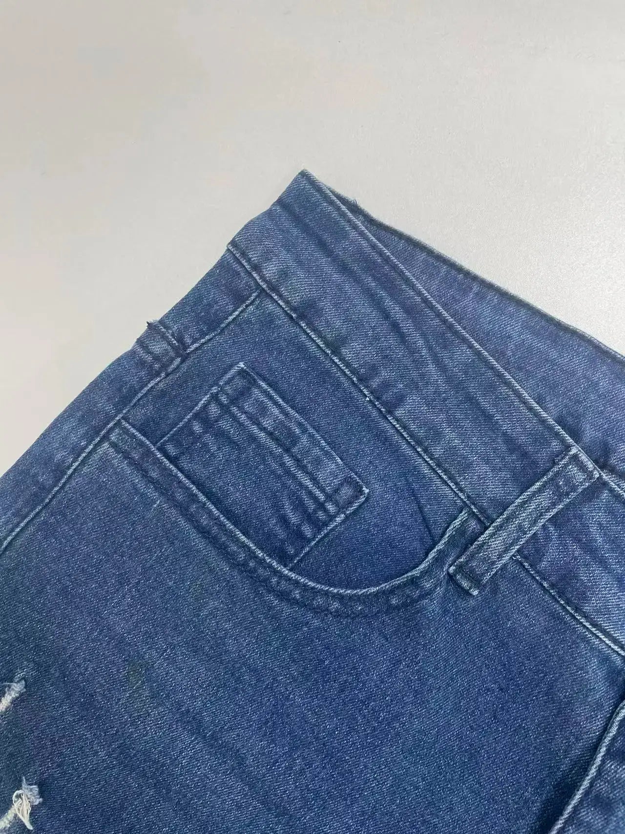 LYVIO Men's Slim Fit Stretch Ripped Denim Jeans with Contrast Stitching